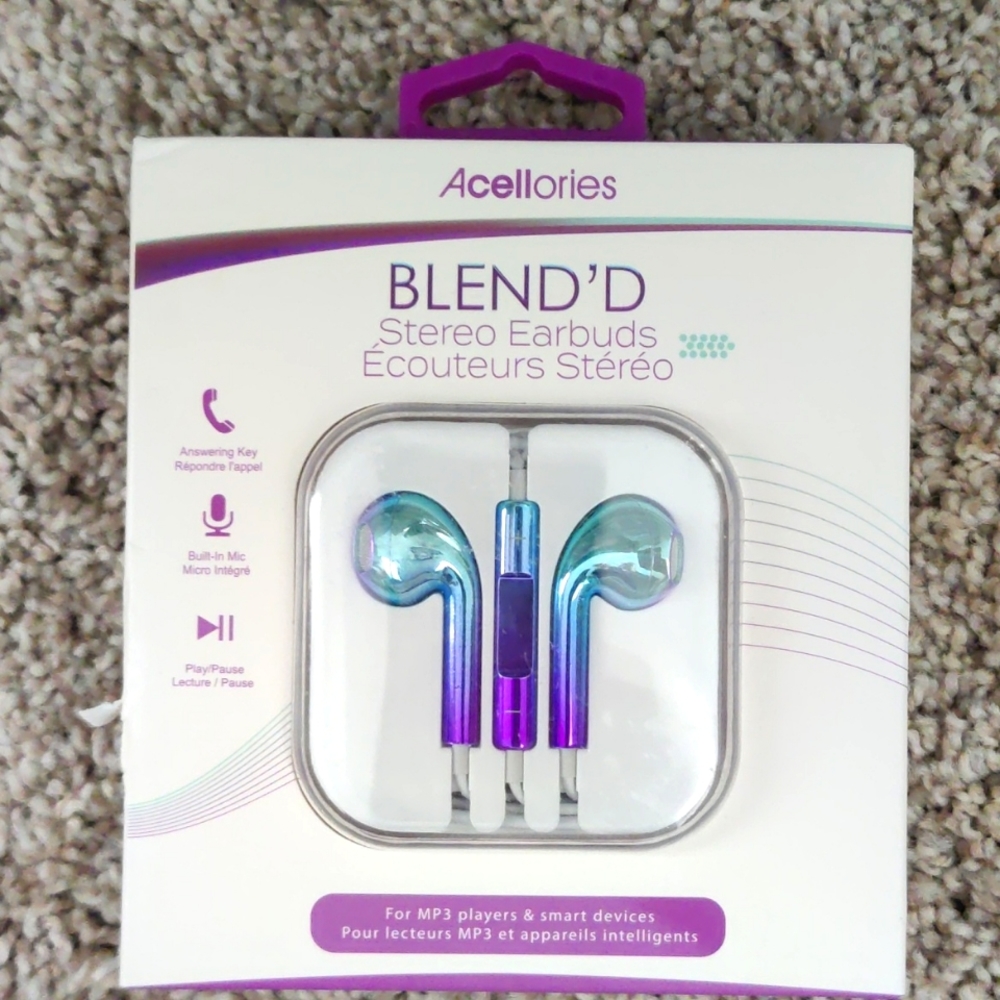 Acellories blend'd earbuds, wires